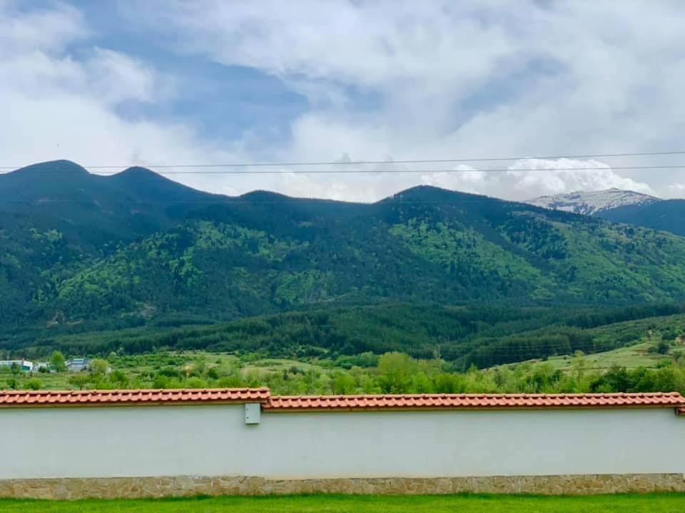 Къщи За Гости “Планински Рай” Mountain Paradise Resilovo Ngoại thất bức ảnh