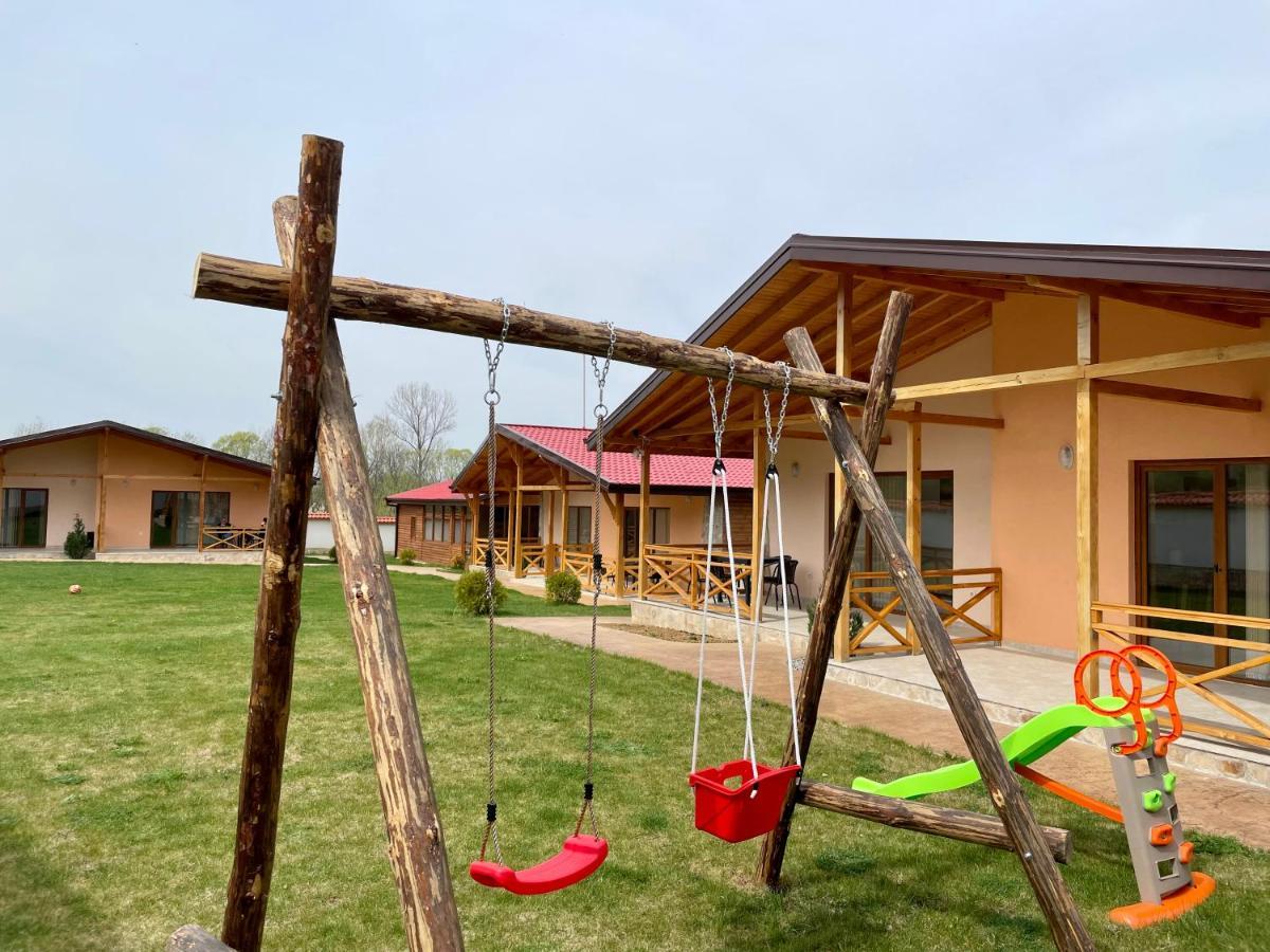 Къщи За Гости “Планински Рай” Mountain Paradise Resilovo Ngoại thất bức ảnh