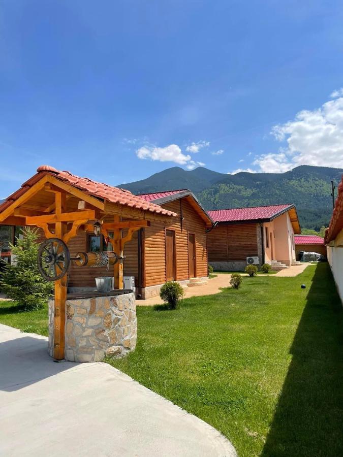 Къщи За Гости “Планински Рай” Mountain Paradise Resilovo Ngoại thất bức ảnh