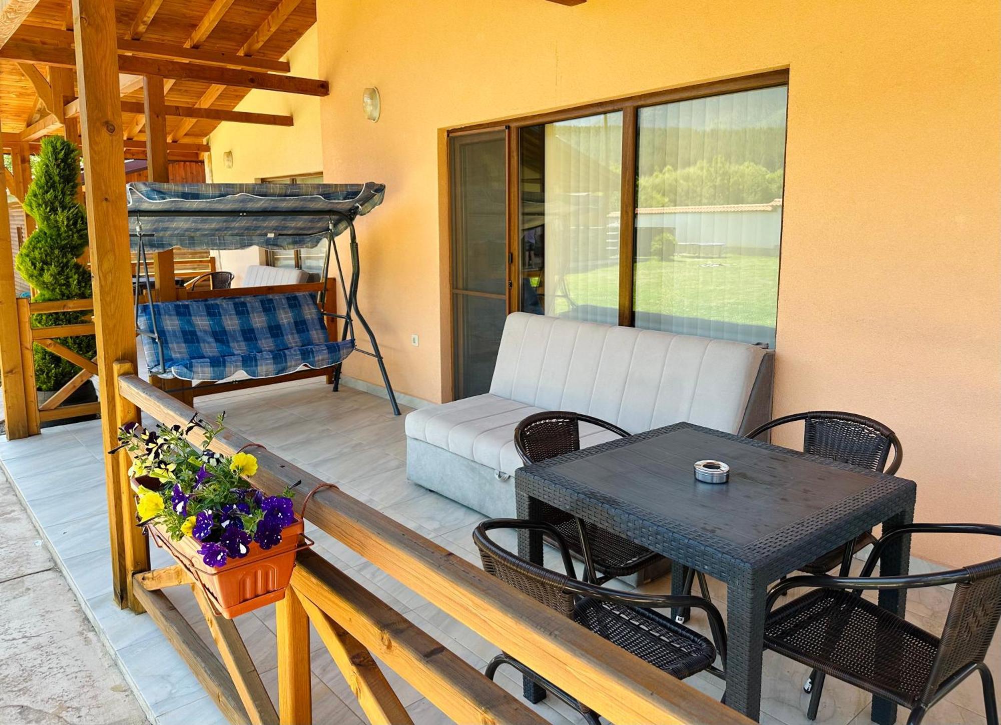 Къщи За Гости “Планински Рай” Mountain Paradise Resilovo Ngoại thất bức ảnh
